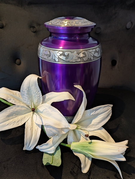 Urne en laiton mauve